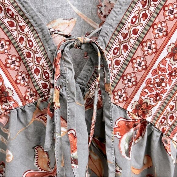 Davi & Dani Brand Meadow Peasant Blouse In Sage Floral & Paisley 0001 - Picture 7 of 9